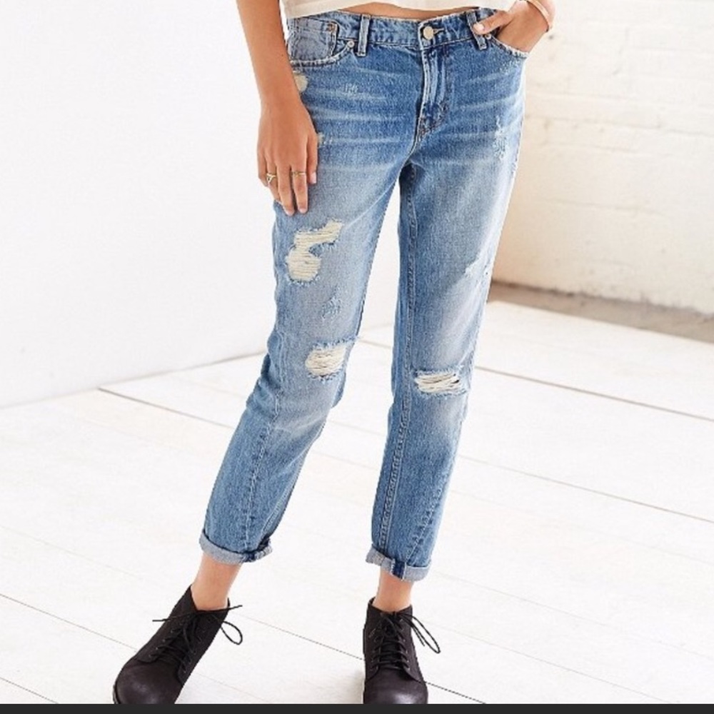 UO BDG slim boyfriend distressed jeans twisted seam medium wash